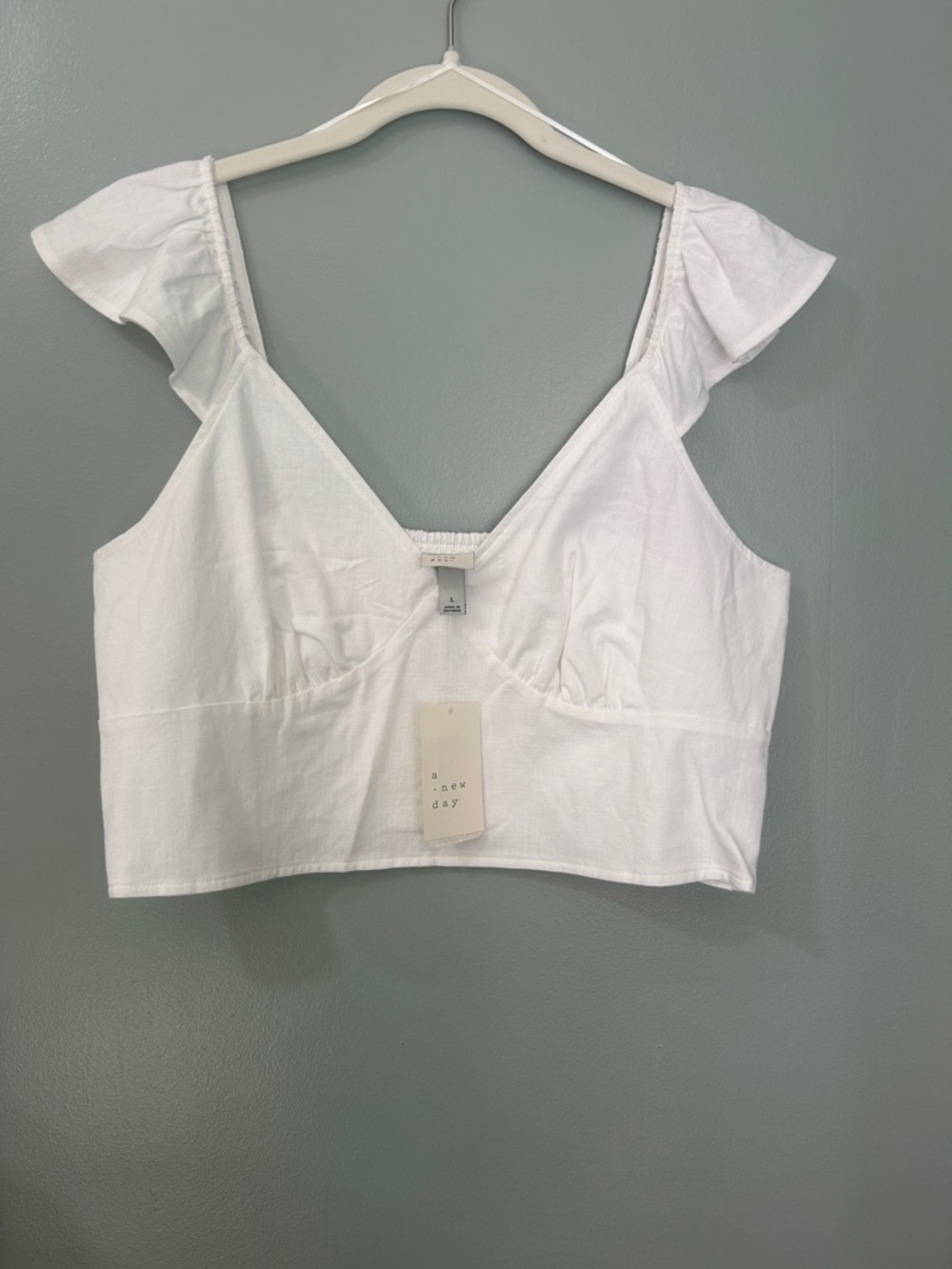 a new day White Scoop Bust Crop Top